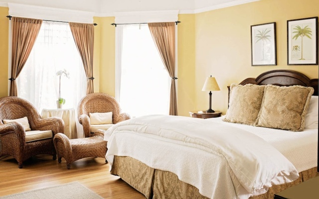 1 Bedroom Deluxe Suite