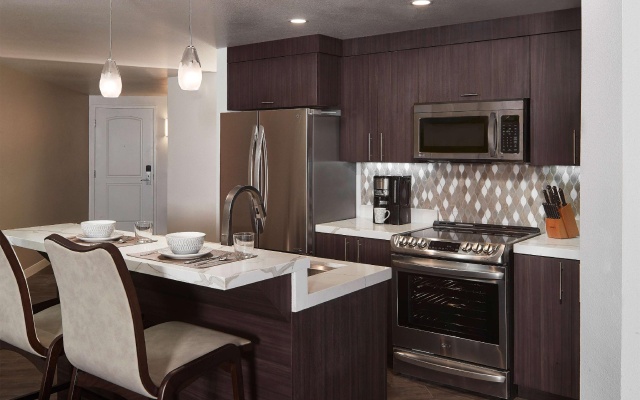 3 Bedrooms Sextuple Suite