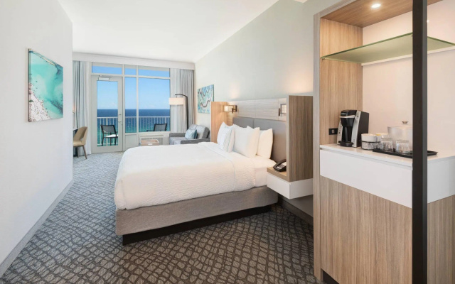 Double Suite with balcony and with bay view