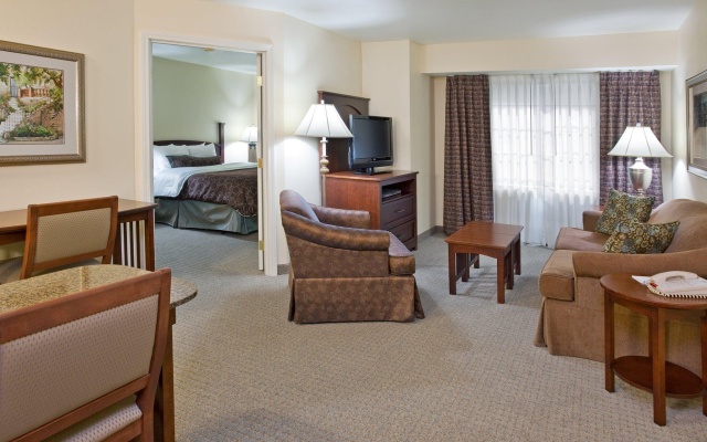 2 Bedrooms Sextuple Suite