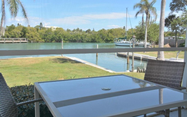 1 Bedroom Standard room with bay view