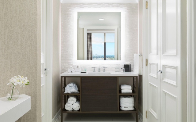 1 Bedroom Presidential Suite with river view