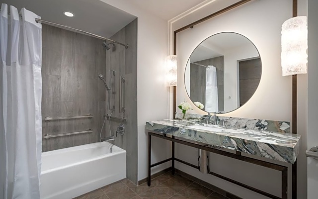 Standard Quadruple room with water view