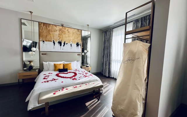 Luxury Suite