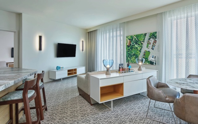 1 Bedroom Suite with city view