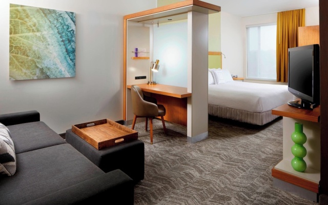 Suite with courtyard view