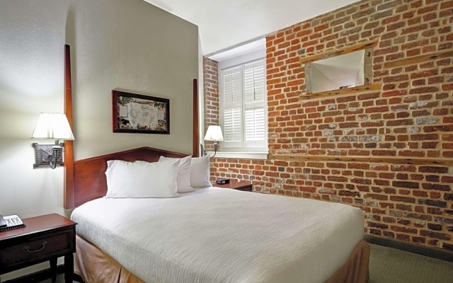 1 Bedroom Accessible Double Suite