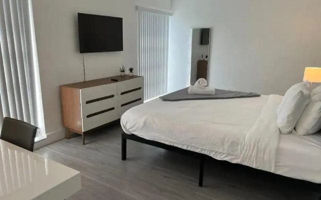 2 Bedrooms Apartment