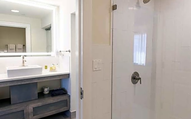 2 Bedrooms Sextuple Suite