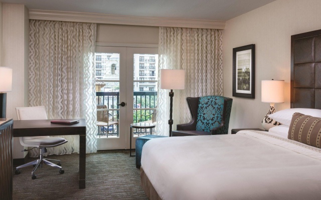 Partial Atrium View Double room