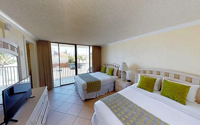 Suite with bay view