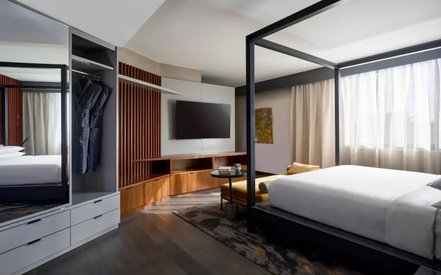 Double Club Suite with city view