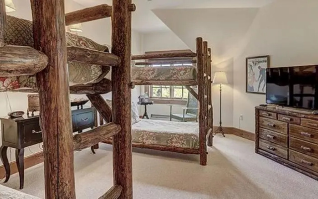 4 Bedrooms Standard Double room with balcony