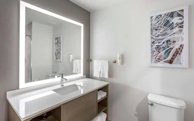 Accessible Double Suite