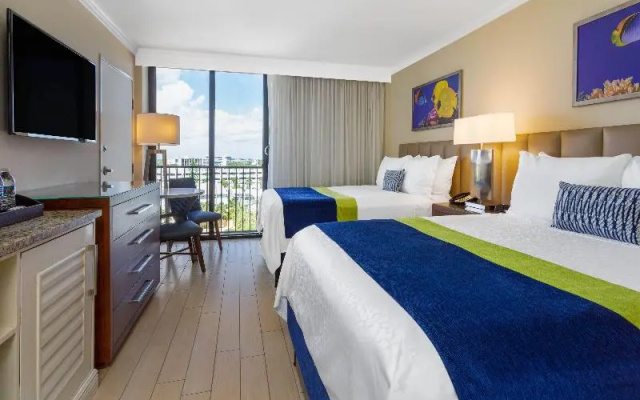 Standard Quadruple room with view