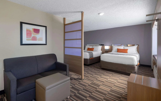 Executive Quadruple Suite