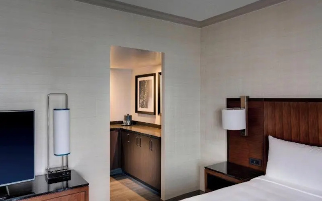 Standard Quadruple Club room