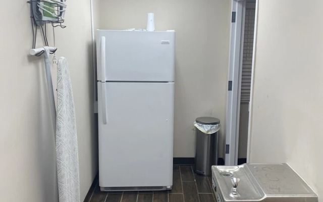 Economy room