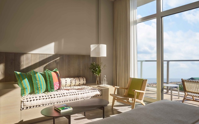 Deluxe Double room with partial ocean view