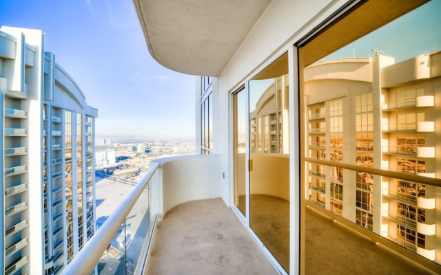 Suite with balcony