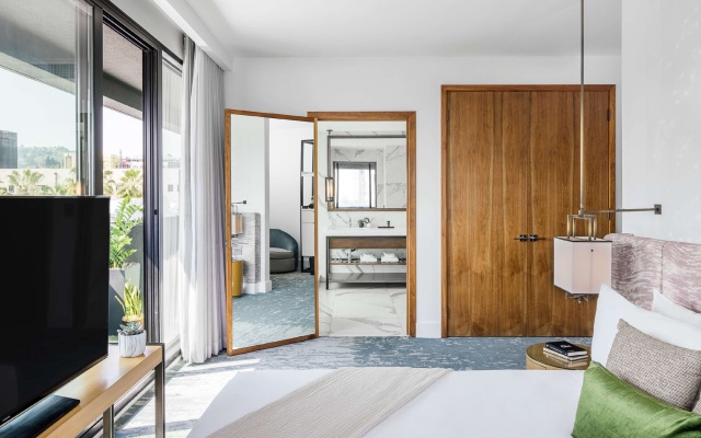 1 Bedroom Platinum Double Suite with balcony