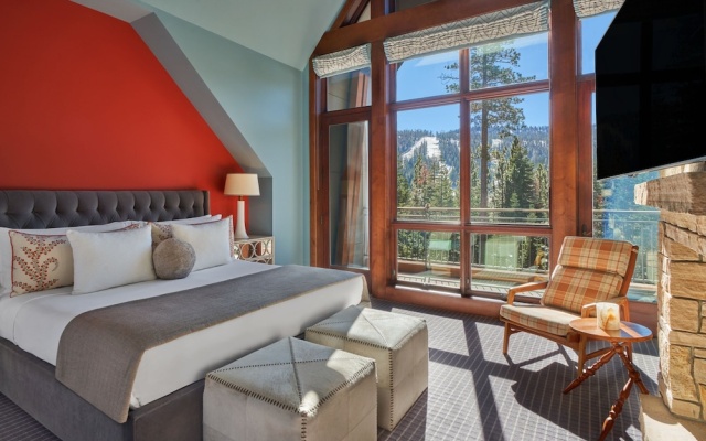 4 Bedrooms Standard room with balcony and with mountain view