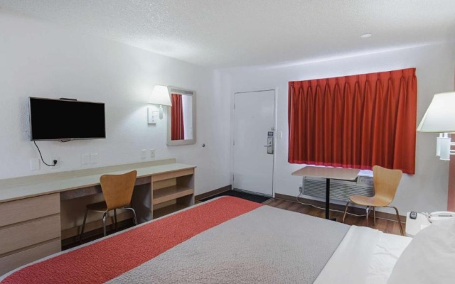 Mini Fridge room