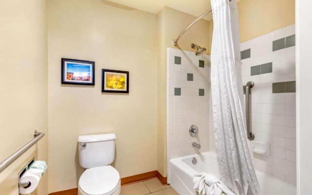 Suite with balcony