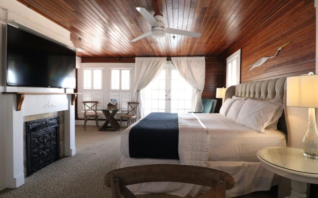 Standard Single Club room