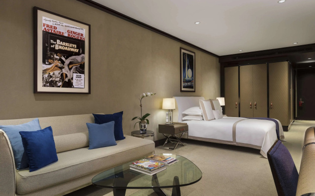 Double Junior Suite with street view