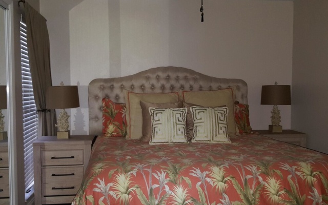 2 Bedrooms Comfort room with view