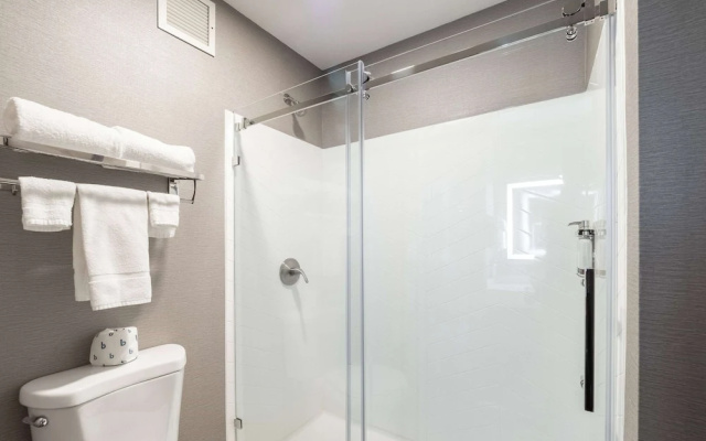 With Hot Tub Double Suite