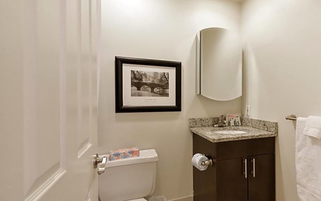 2 Bedrooms Luxury Apartment