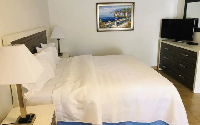 Deluxe Studio