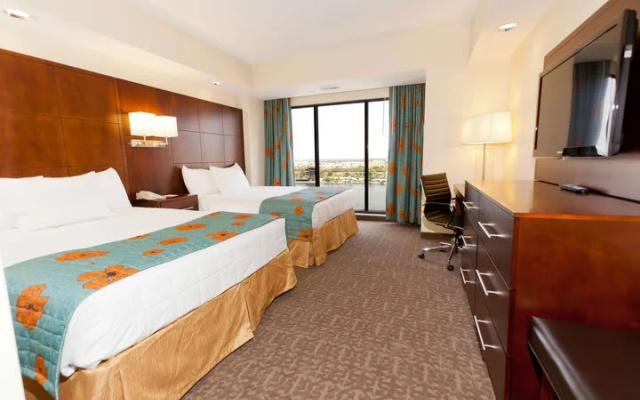 Superior Accessible Twin Suite with city view