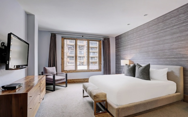 4 Bedrooms Standard room with balcony