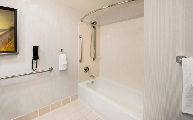 2 Bedrooms Double Suite with courtyard view