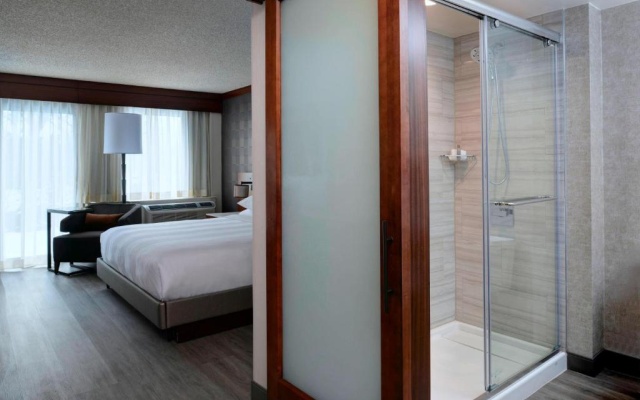 Standard Quadruple Club room