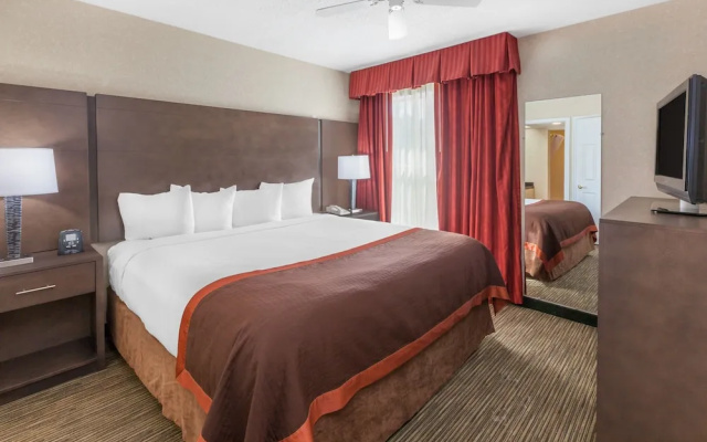 1 Bedroom Deluxe Suite