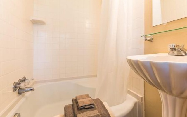 Standard Quadruple Suite