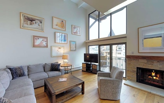 4 Bedrooms Apartment
