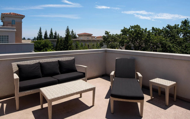 Double Suite with balcony and with courtyard view