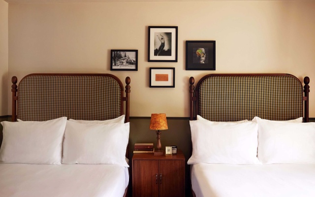 Deluxe Suite