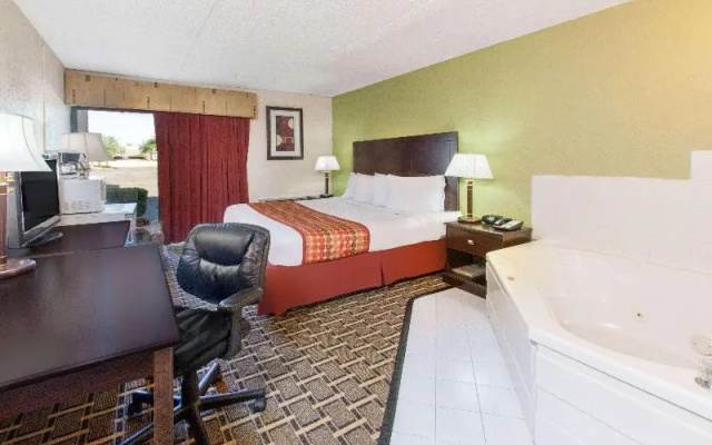 Standard Triple room