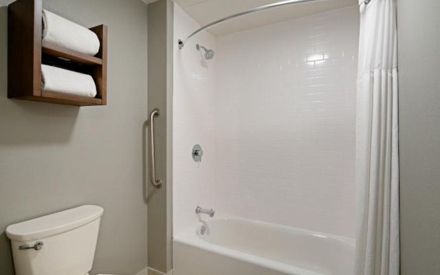 2 Bedrooms Sextuple Suite
