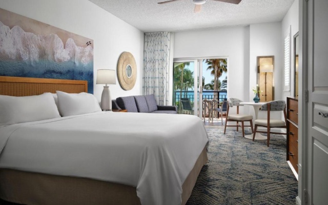 Standard room with balcony and oceanfront
