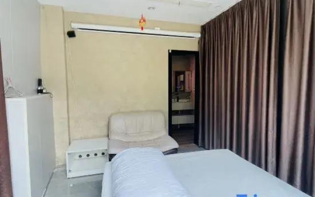 Standard Single room with street view