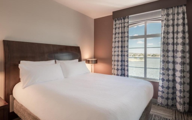 Standard room with lake view