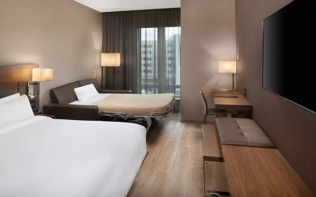 Standard Double room with city view