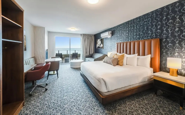 Premier room